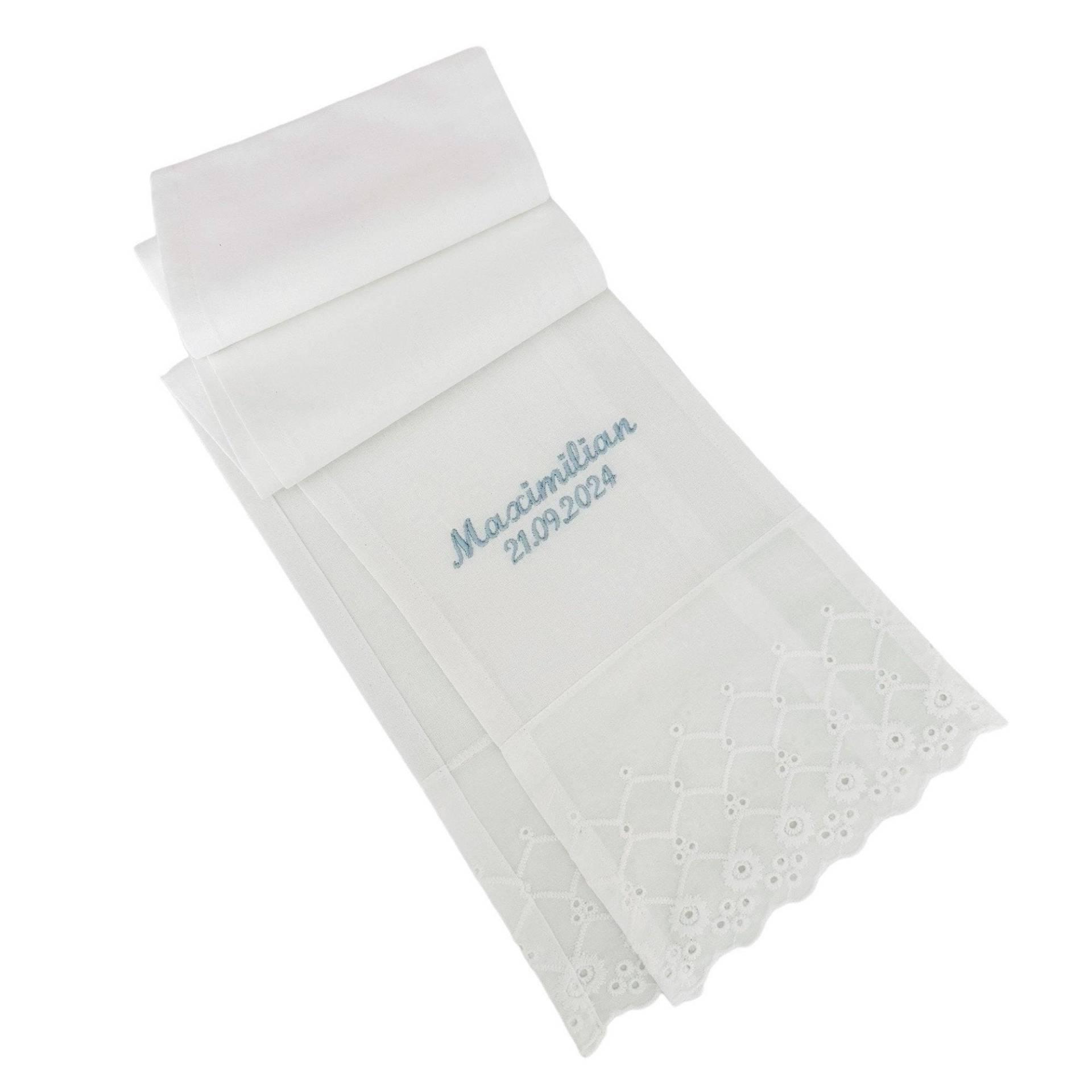 Taufschal Aus Baumwolle Und Bestickt Mit Spitze in Wunschfarbe | Personalisiertes Geschenktuch Zur Taufe Einzigartig & Handgemacht von Taufkleiddesign