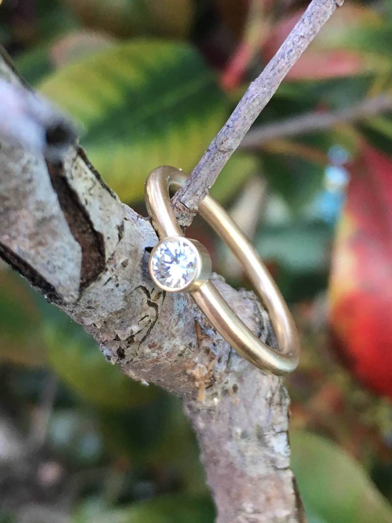 Diamant Und 14K Gelbgold Stacker Ring - Made To Order Wirtshäuser von Tavernays