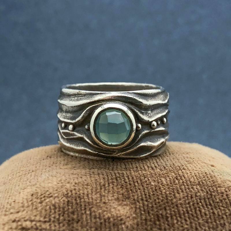 Made To Order - Sterling Silber Chalcedon, Welle, Ozean, Meer, Strand, Hochzeit, Partner, Geschenk, Wedding Band von Tavernays