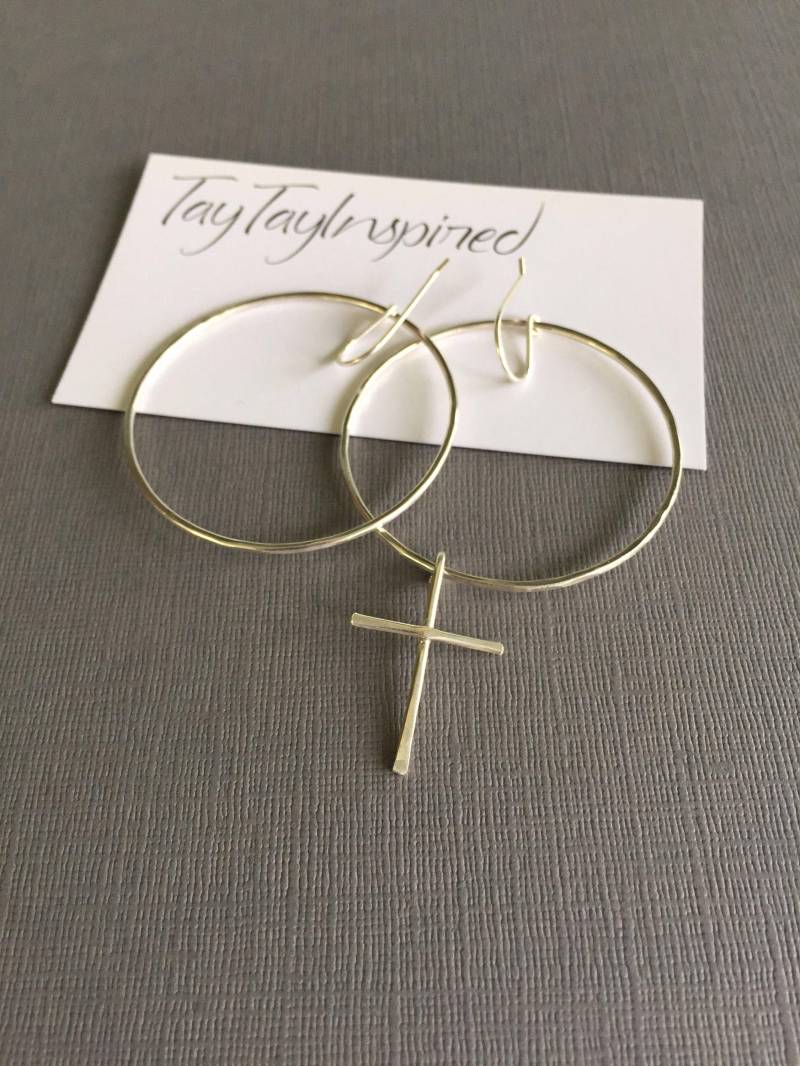 sterling Silber Creolen, Kreuz Ohrringe, Mismatch Baumeln Mittlere Ohrringe Für Frauen sterling Silber Creolen, Kreuz Ohrringe, Mismatch Baumeln Mittlere Ohrringe Für Frauen von TayTayInspired