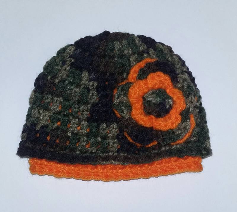 Camo Blume Häkelhut von TaylorBugCrafts