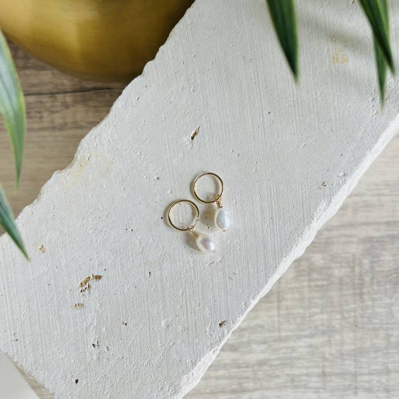 Süßwasserperlen Ohrringe, 14K Gold Filled, Sterling Silber, Perlen Reifen, Zierliche, Geschenke Für Sie Süßwasserperlen Ohrringe, 14K Gold Filled, Sterling Silber, Perlen Reifen, Zierliche, Geschenke Für Sie von TaylorMaydJewelry