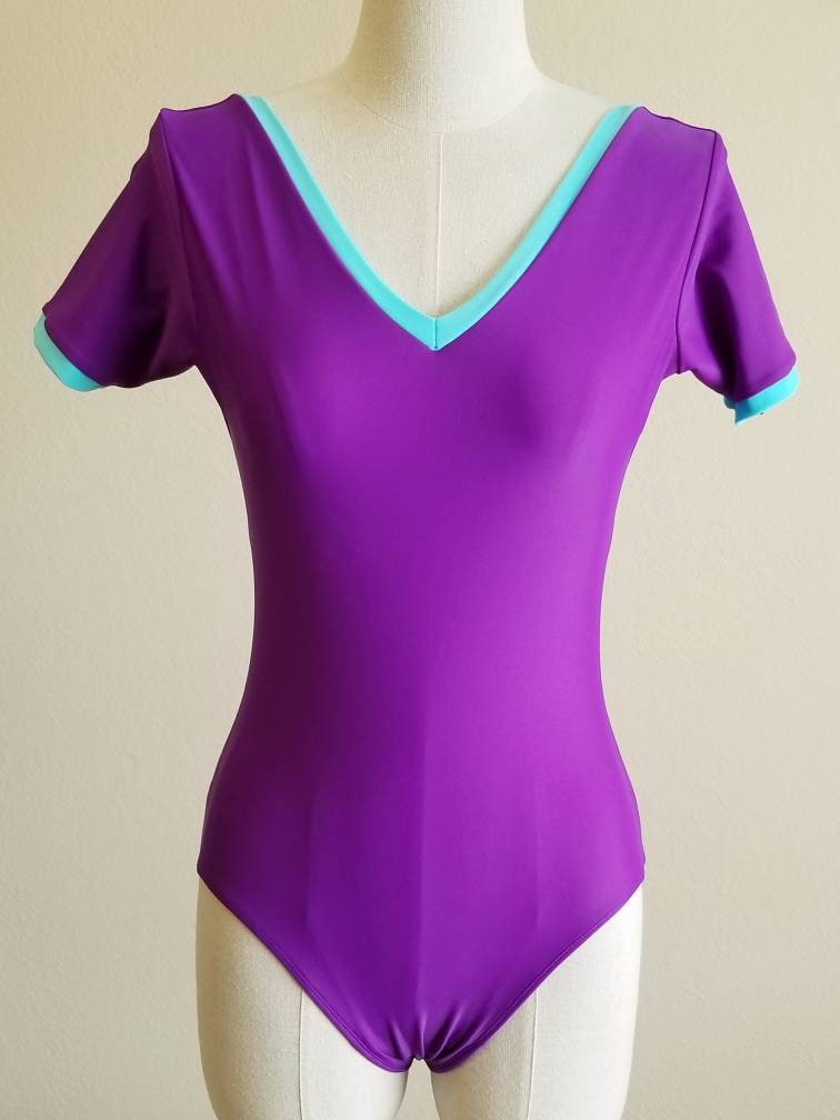 Große Aurora Mit Kurzen Ärmeln von TayloredDancewear