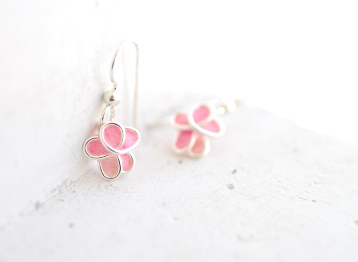 Pastell Rosa Vergissmeinnicht Ohrringe Sterling Silber Papier Blume Schmuck von TaylorsEclectic