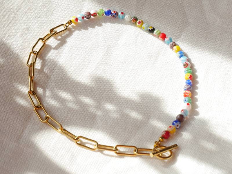 Halb Millefiori Halb Kette Halskette | Mit Bunten Perlen Millefiori Dicker Goldkette Und Glasperlen von Tazelry