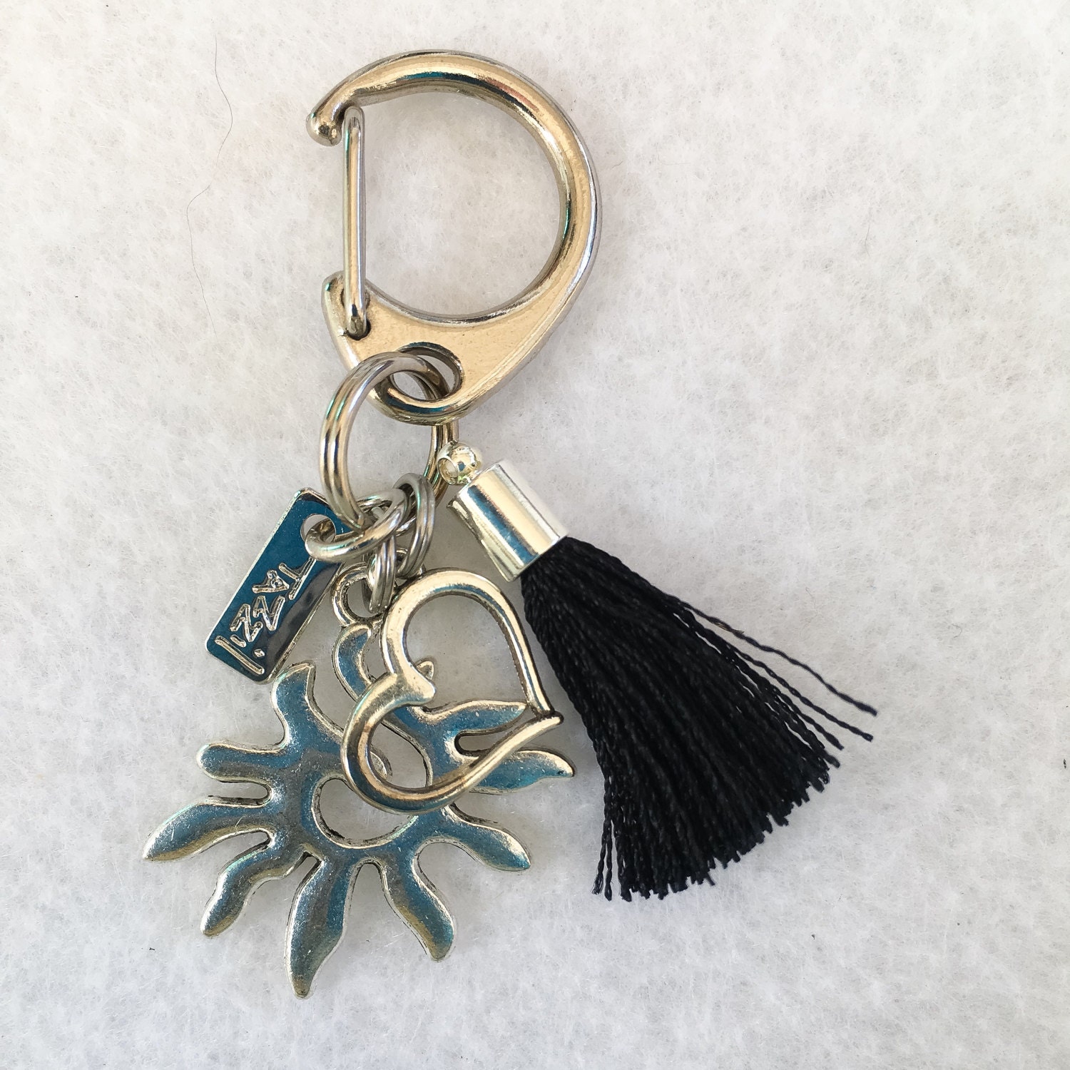 Handy, Geldbörse Charme, Rucksack-Charme - Individuelle Reize | Sie Wählen 2 Und Kraft Objekt | Schwarzen Quaste von TazzilStore