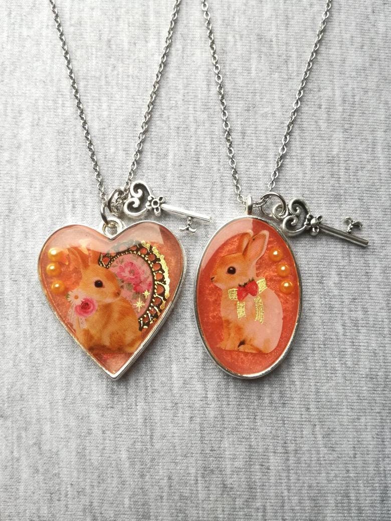 Kette Mit Anhänger Kaninchen Hasen Ostern Osterhase Orange Gießharz Kette Mit Anhänger Kaninchen Hasen Ostern Osterhase Orange Gießharz von TcheersHandmades