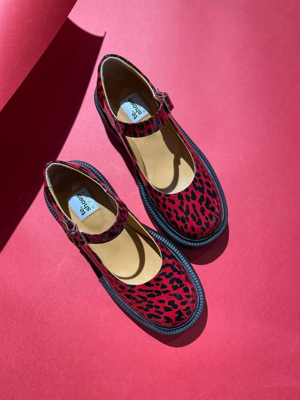 Rote Leopard Druck Mary Janes Schuhe Nach Maß in Lackleder , Sommer Slip Planform Niedrigen Absatz Mit Riemchen Knöchel von TeShoes