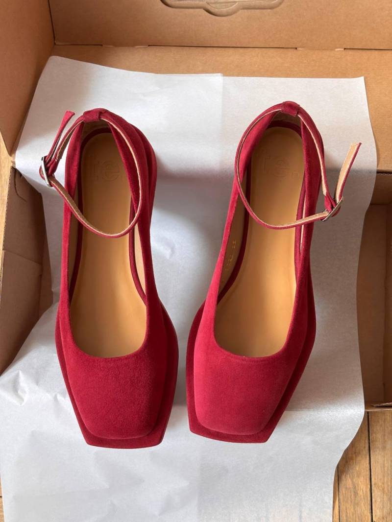 Rote Samt Lederschuhe Frauen - Mary Janes Mit Knöchel Riemen Fee Rote Schuhe Niedrigen Absatz, Plateau Karree von TeShoes