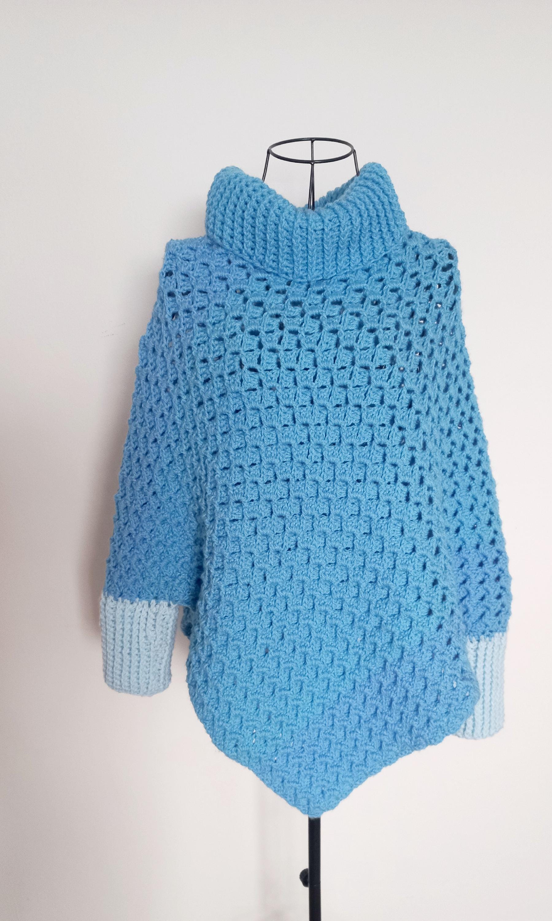 Blautöne Rollkragen Poncho | Gemütlicher Häkel Pullover Herbst Winter Schichtung Handgefertigter Damen Geschenk Für Sie | L/xl von TeaRexCZ