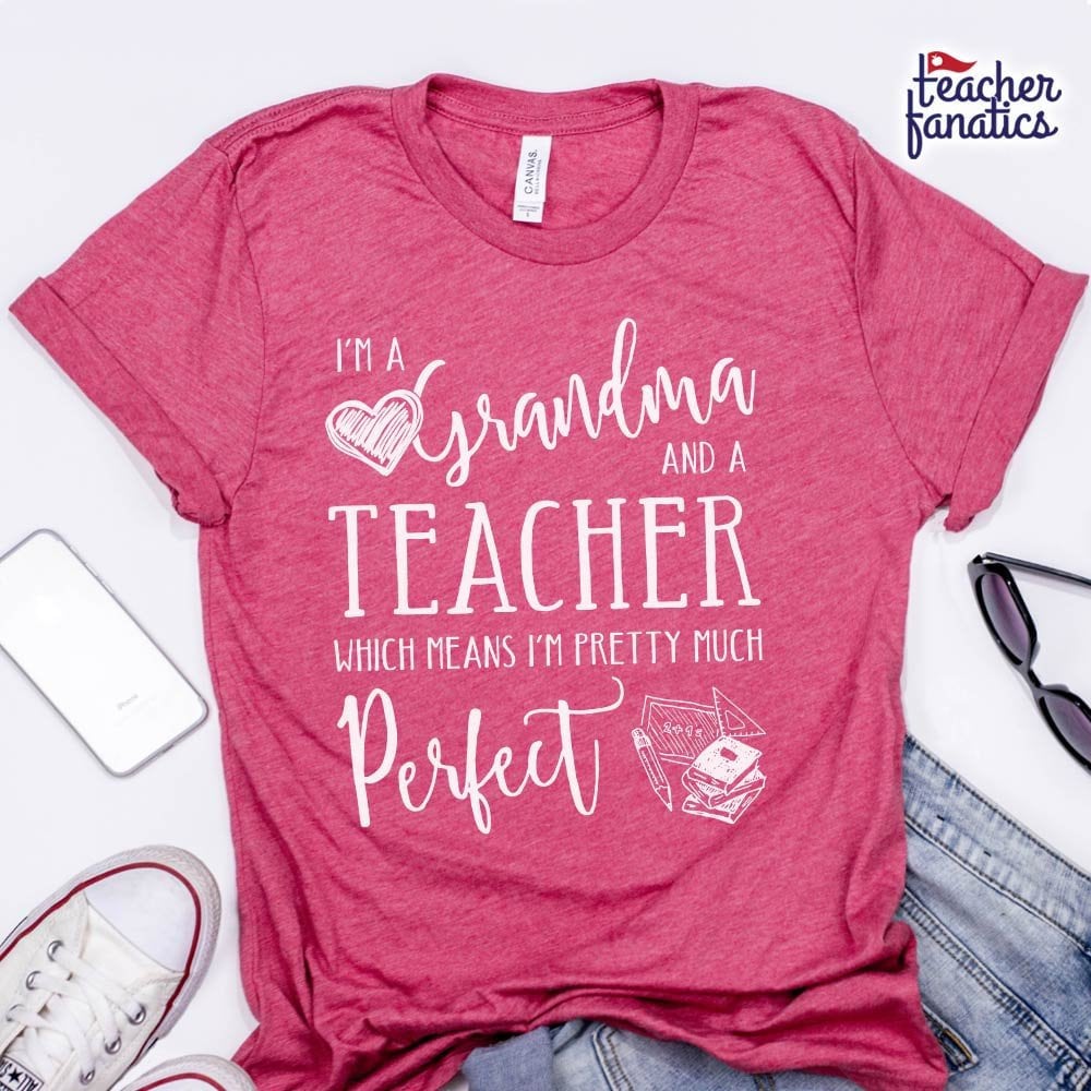 Personalisierte Oma Shirt, Geschenk Für Lehrer, Lustige Lehrer Shirts, Ich Bin Eine Und Ein Ziemlich Perfekt Shirt Personalisierte Oma Shirt, Geschenk Für Lehrer, Lustige Lehrer Shirts, Ich Bin Eine Und Ein Ziemlich Perfekt Shirt von TeacherFanatics