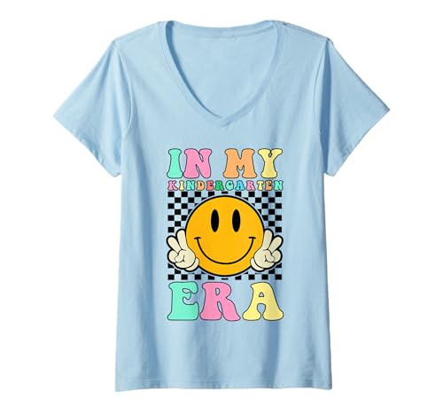 Damen In meiner Kindergartenzeit, Retro-Schulanfang, Lehrer, Schüler T-Shirt mit V-Ausschnitt Damen In meiner Kindergartenzeit, Retro-Schulanfang, Lehrer, Schüler T-Shirt mit V-Ausschnitt von Teaching Era Happy First Day Back To School