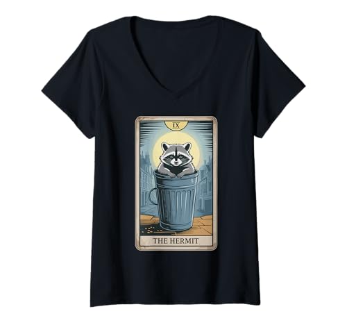 Damen Waschbär Der Einsiedler Tarotkarte Waschbär T-Shirt mit V-Ausschnitt Damen Waschbär Der Einsiedler Tarotkarte Waschbär T-Shirt mit V-Ausschnitt von Team Trash Raccoon Designs