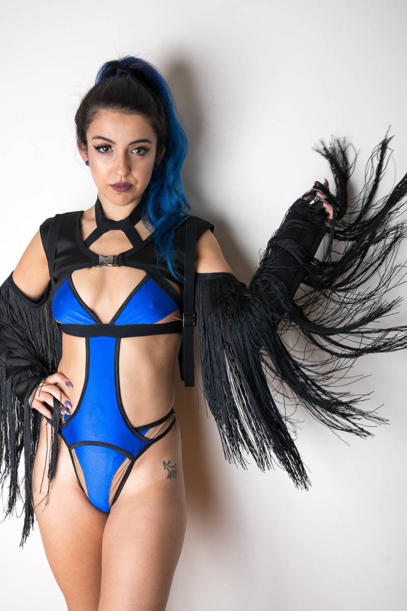 Kalte Schulter Fransen Bolero Kalte Schulter Fransen Bolero von TeamKittyKoalition