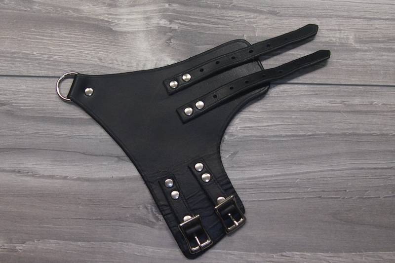 Leder Fallschirm Mit Gurtband von TearsOfDesire