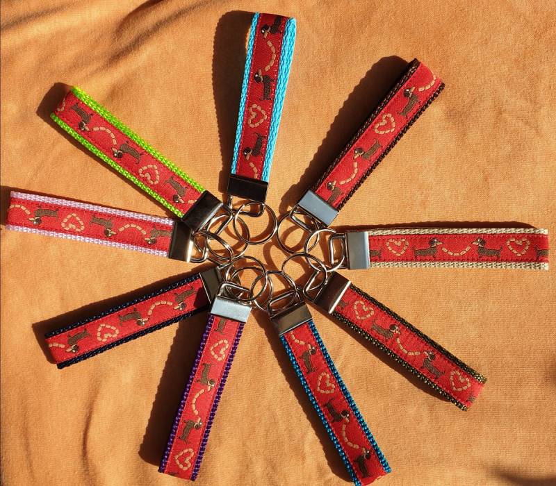 Schlüsselanhänger, Gurtband, Wastl Dackel, Dackelanhänger, Dackelschlüsselanhänger von Teckelschick