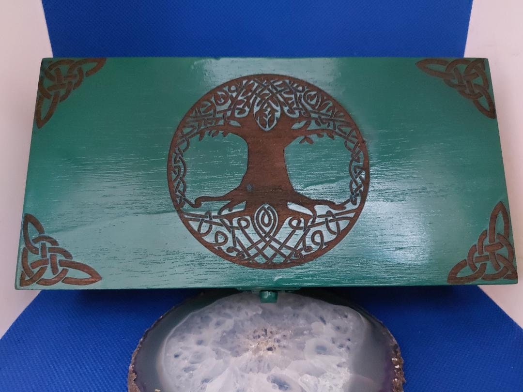 Handgemachter Gravierter Holzschmuck/Organizer Box Baum Des Lebens Yoga Symbol Reise Wikinger Pagan Yggdrasil von TedyCreations