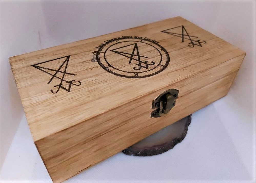 Handgemachter Gravierter Holzschmuck/Organizer Box Sigil Of Lucifer - Siegel Des Satans Symbol Reise von TedyCreations