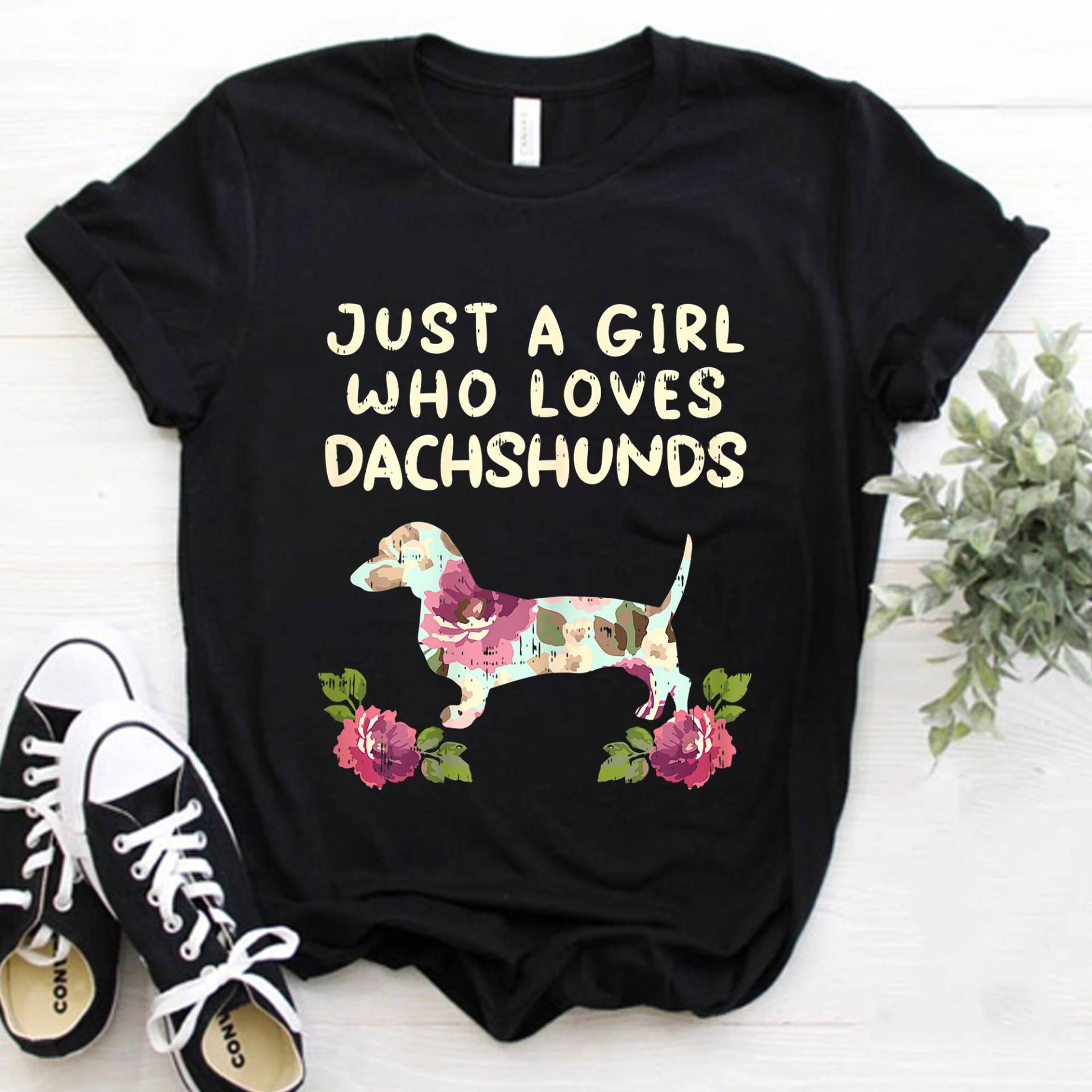 Just A Girl Who Loves Dackelshirt, Dackel Shirt, Wiener Mama Dad Hundeliebhabershirt von TeeFabrics