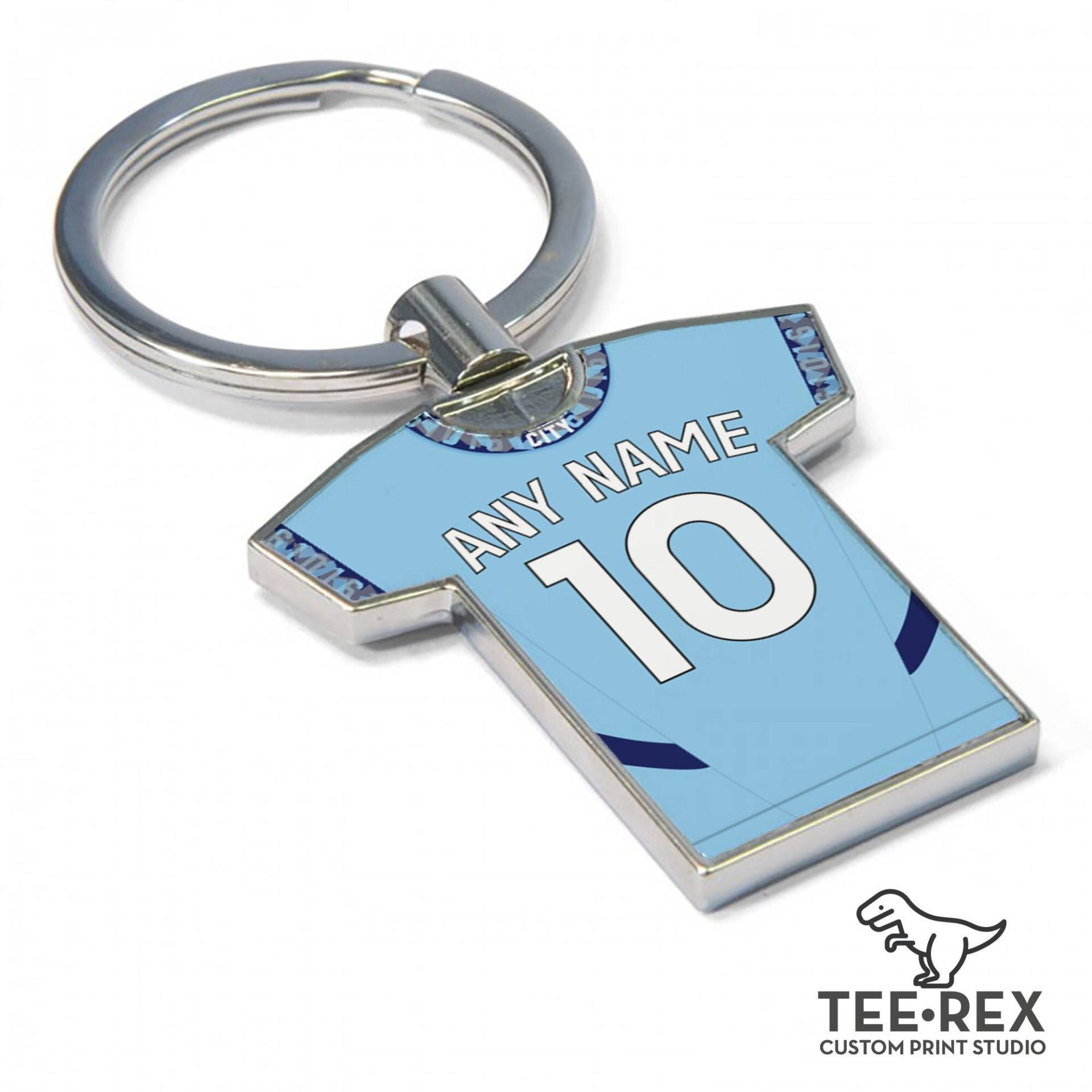 Personalisierter Man City Fan Schlüsselanhänger 2023/24 - Fußball Shirt Schlüsselanhänger, Jeder Spieler Tolle Geschenkidee. Neu 23/24 Kit von TeeRexPrintStudio