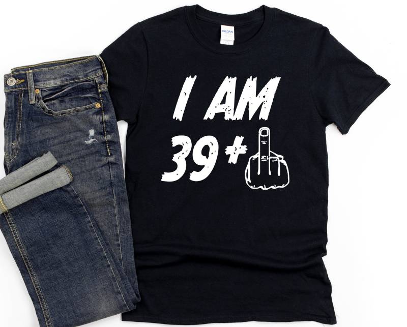 40Th Birthday Shirt/Gift I Am 40 Unisex T-Shirt von TeeShirtSeason