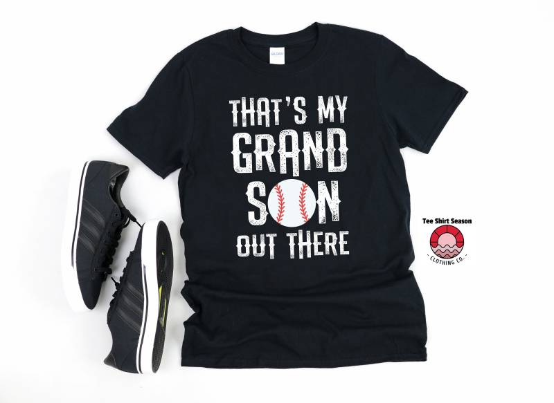 Baseball Opa Shirt Das Ist Mein Enkel Spiel Geschenk Kurzarm Unisex T-Shirt Baseball Opa Shirt Das Ist Mein Enkel Spiel Geschenk Kurzarm Unisex T-Shirt von TeeShirtSeason
