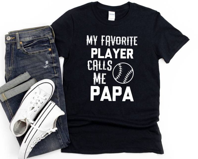 Baseball Papa Shirt, Opa Geschenk, Mein Lieblingsspieler Nennt Mich Shirt Kurzarm Unisex T-Shirt Baseball Papa Shirt, Opa Geschenk, Mein Lieblingsspieler Nennt Mich Shirt Kurzarm Unisex T-Shirt von TeeShirtSeason