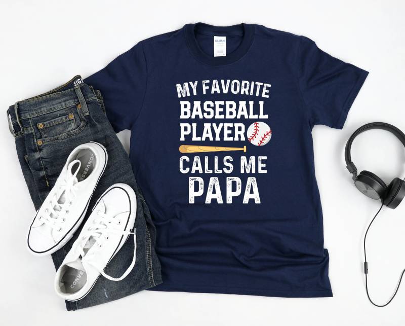 Baseball Papa Shirt/Meine Lieblings Spieler Nennt Mich Opa Unisex T-Shirt Baseball Papa Shirt/Meine Lieblings Spieler Nennt Mich Opa Unisex T-Shirt von TeeShirtSeason