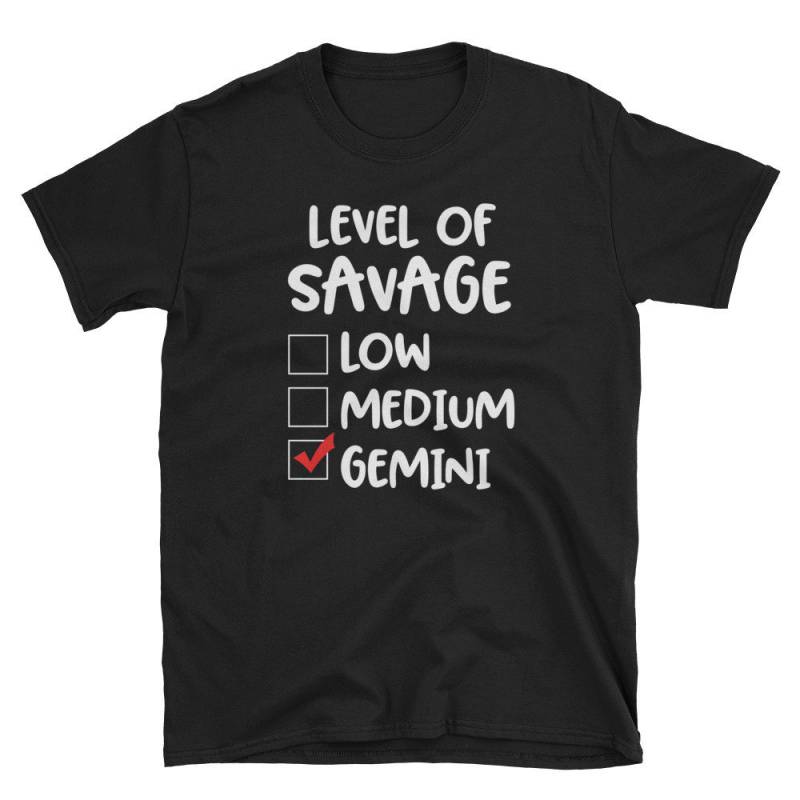 Level Of Savage Zwillinge Lustige Sternzeichen Kurzarm Unisex T-Shirt von TeeShirtSeason