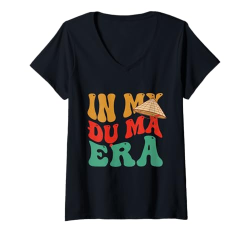Damen IN MEINER DU-MA-ÄRA T-Shirt mit V-Ausschnitt Damen IN MEINER DU-MA-ÄRA T-Shirt mit V-Ausschnitt von Tees Pho You