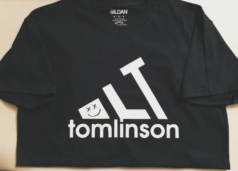 Tomlinson T-Shirt Tomlinson T-Shirt von TeesByTJ