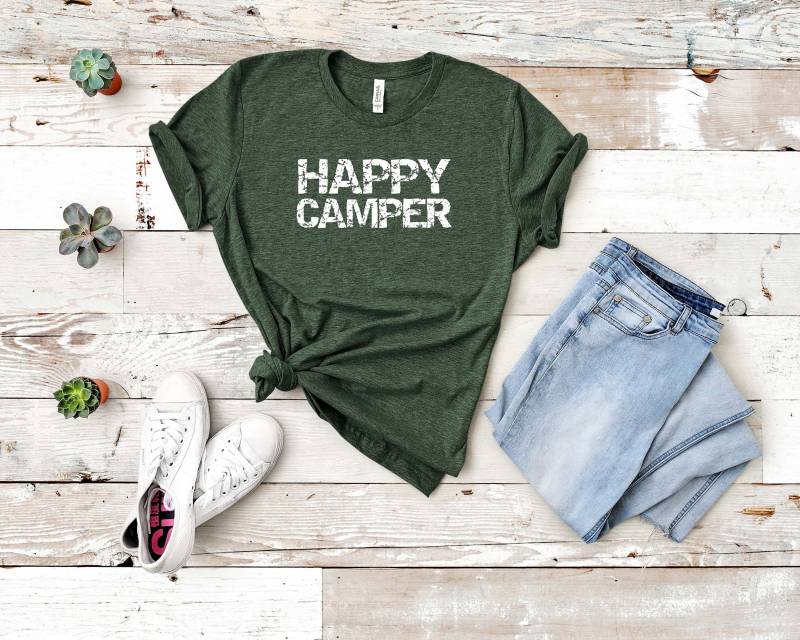Glückliches Camper-T-Shirt - Erwachsene Unisex-T-Shirt | Benutzerdefinierte Camping Geschenk Herren Shirt Glückliche Camper Sie Shirts von TeesNTees