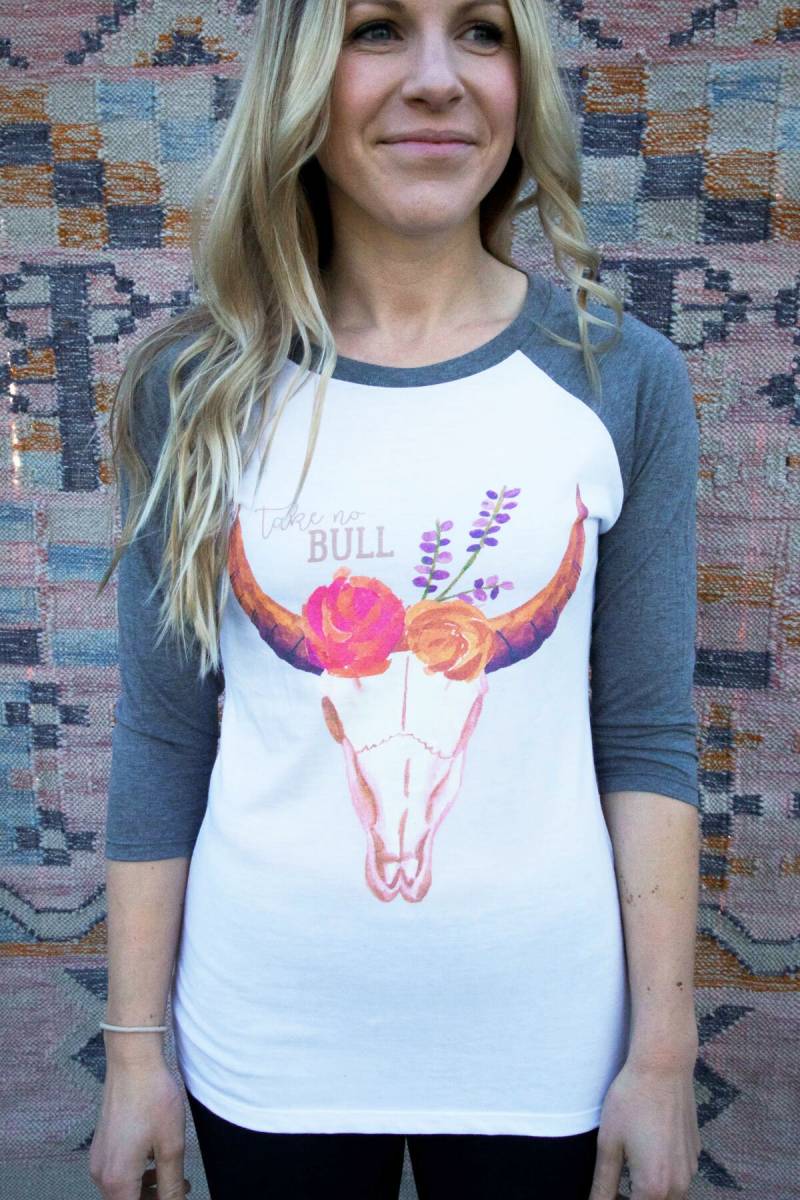 Damen Raglan T-Shirt - Nehmen Sie Keine Bull 20 % Der Erlöse Geht An Pp von TeesOfDemocracy
