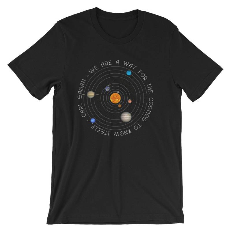 Carl Sagan Sonnensystem T-Shirt Kosmos Galaxie T-Shirt Für Astronomie-Liebhaber Carl Sagan Sonnensystem T-Shirt Kosmos Galaxie T-Shirt Für Astronomie-Liebhaber von TeesandThingsStudio