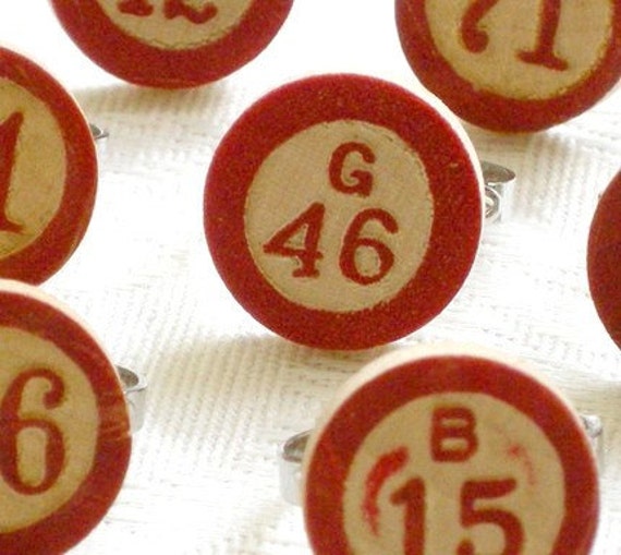 B-I-N-G-O Ringe - Handgefertigt Mit Recycelten Vintage Bingo Markern, Tolle Geschenke Für Sammler, Gamer, Geeks B-I-N-G-O Ringe - Handgefertigt Mit Recycelten Vintage Bingo Markern, Tolle Geschenke Für Sammler, Gamer, Geeks von Tefi