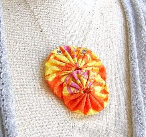 Orange Julius - Stoff Statement Halskette, Einzigartige Handgemachte Geschenk Für Mama, Beste Freundin, Geburtstag Orange Julius - Stoff Statement Halskette, Einzigartige Handgemachte Geschenk Für Mama, Beste Freundin, Geburtstag von Tefi