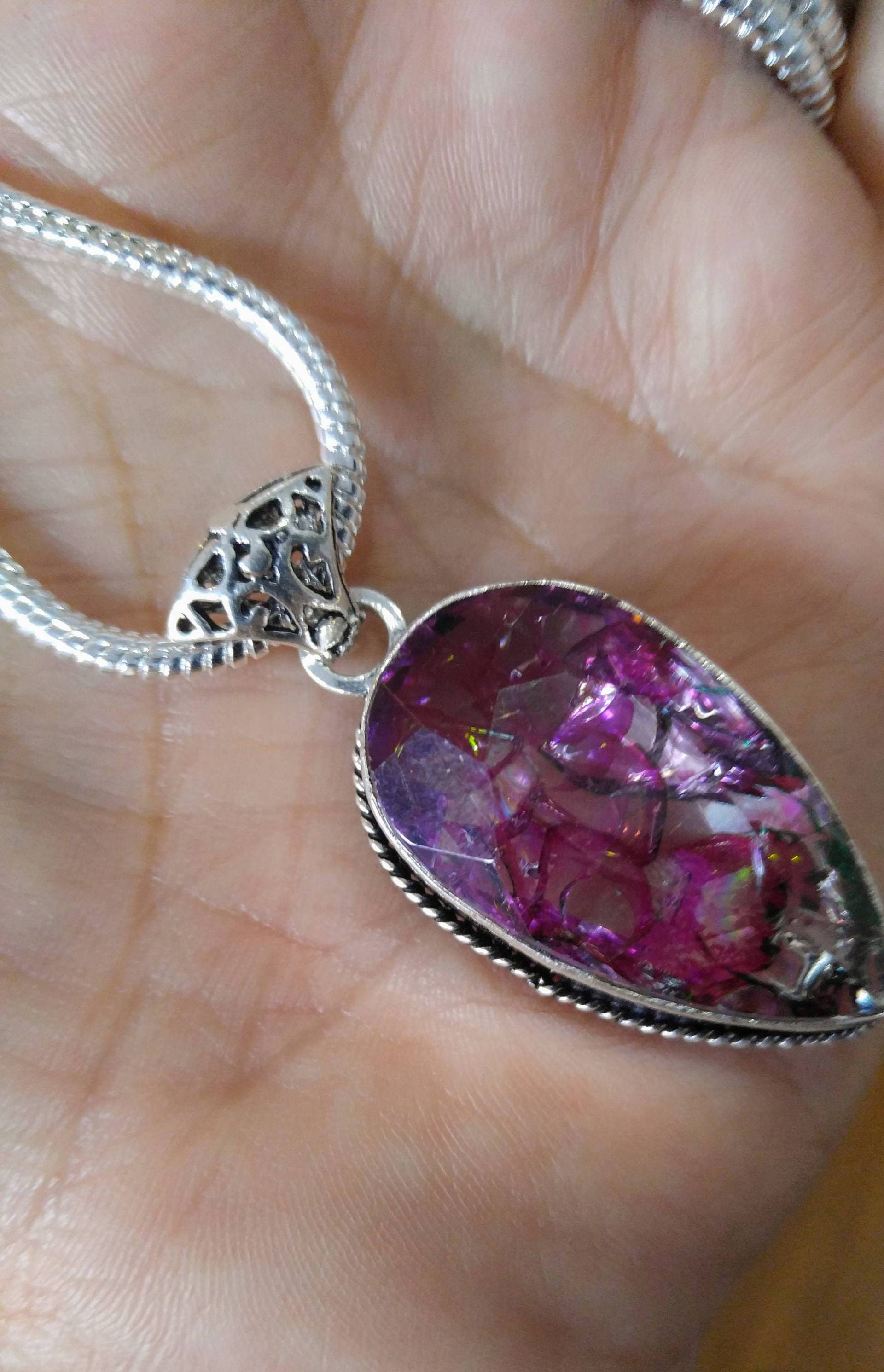 Schöne Druzy Geode Achat Halskette Schöne Druzy Geode Achat Halskette von Telimenka