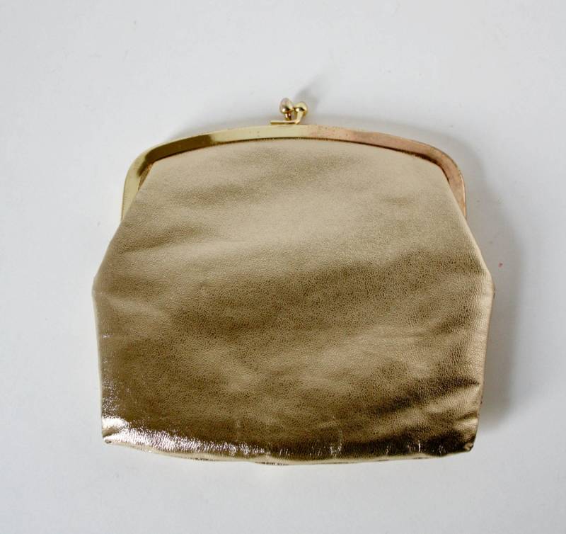 Vintage Gold Metallic Clutch Geldbörse Kuss Verschluss Optional Kette Griff Abendtasche von TempleKatVintage