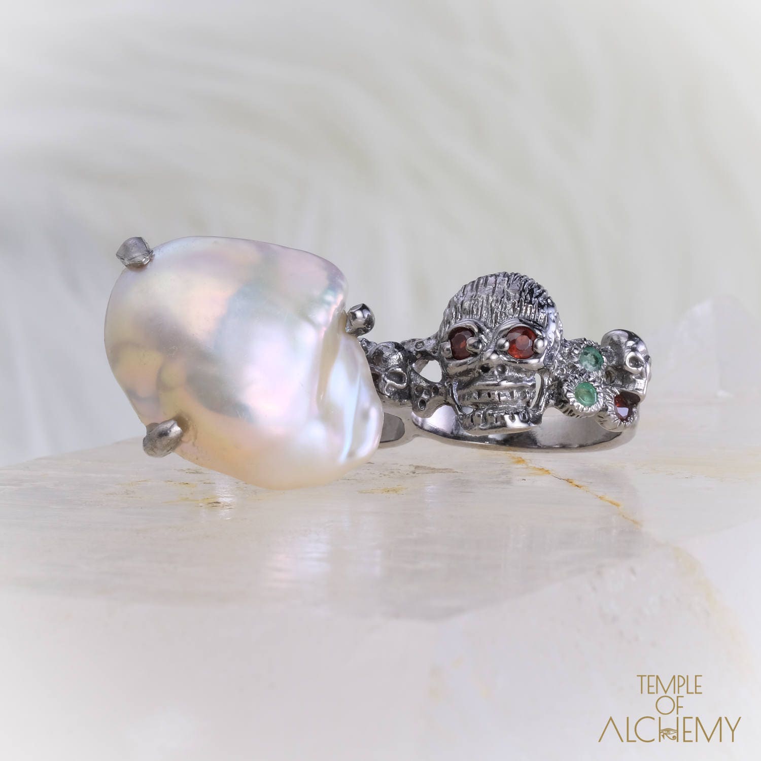 Schädel-Ring-Größe 6 Barock Perle Doppel-Finger-Ring Kostenlose Dhl Expressversand 7925Gr3 Schädel-Ring-Größe 6 Barock Perle Doppel-Finger-Ring Kostenlose Dhl Expressversand 7925Gr3 von TempleofAlchemy