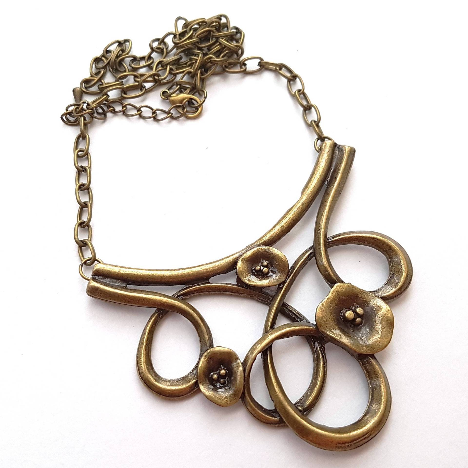 Große Antike Bronze Jugendstil Swirl Blumen-Cluster-Halskette, Lätzchen-Halskette, Große Blumen-Halskette, Statement-Halskette, Auch Kupfer, Silber von TemporalFlux