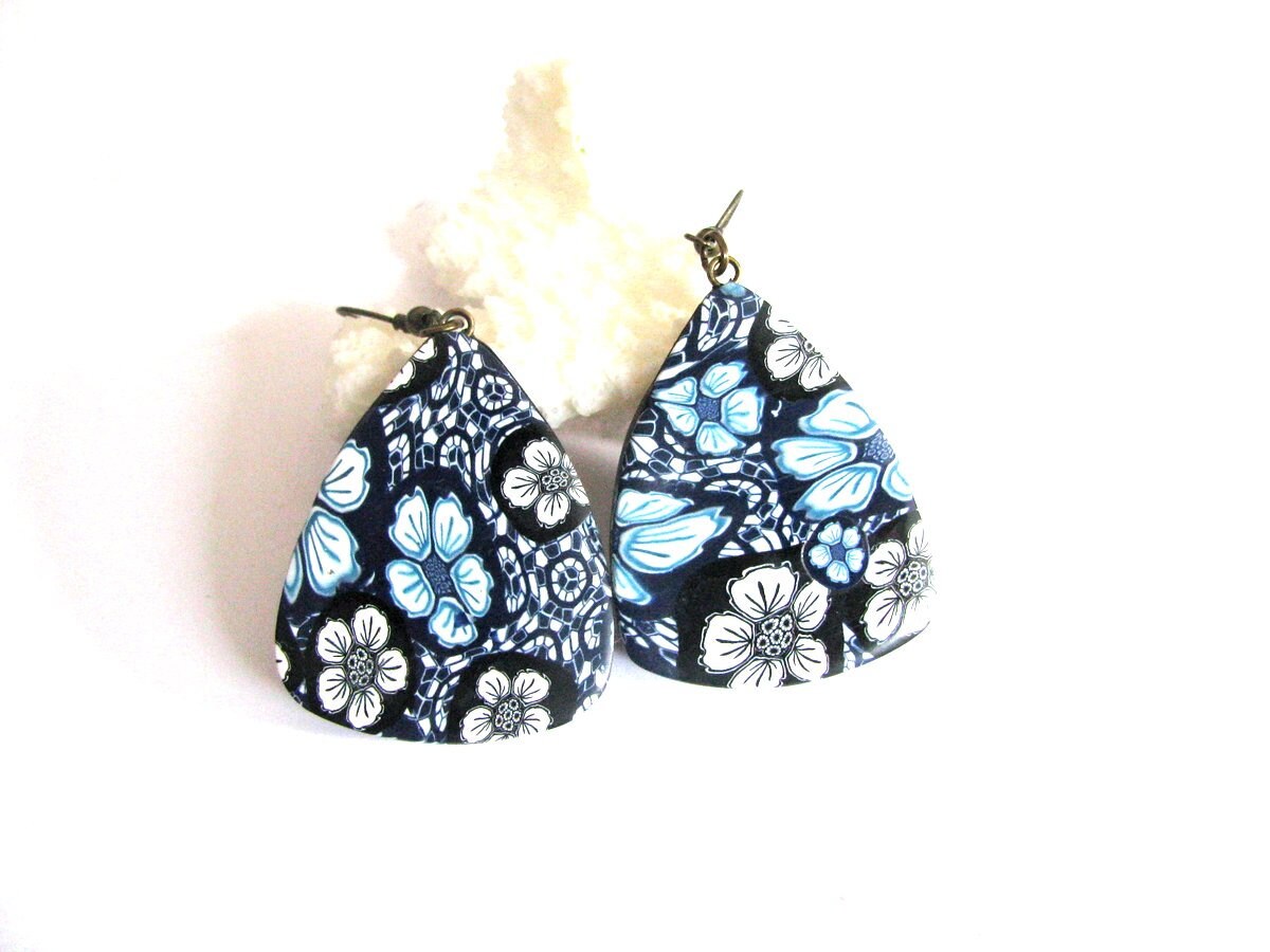 Blaue Ohrringe Blumen Boho Geschenk Niedliche Einfache Tropfen Blumenschmuck Alltagsohrringe von TemptedByArtJewelry