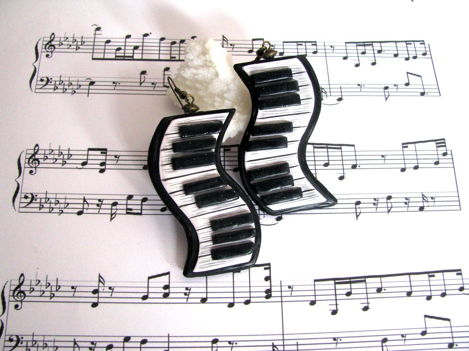 Musik Schmuck Geschenk/Liebhaber Klavier Tastatur Ohrringe Ungewöhnliche Große Tropfen von TemptedByArtJewelry