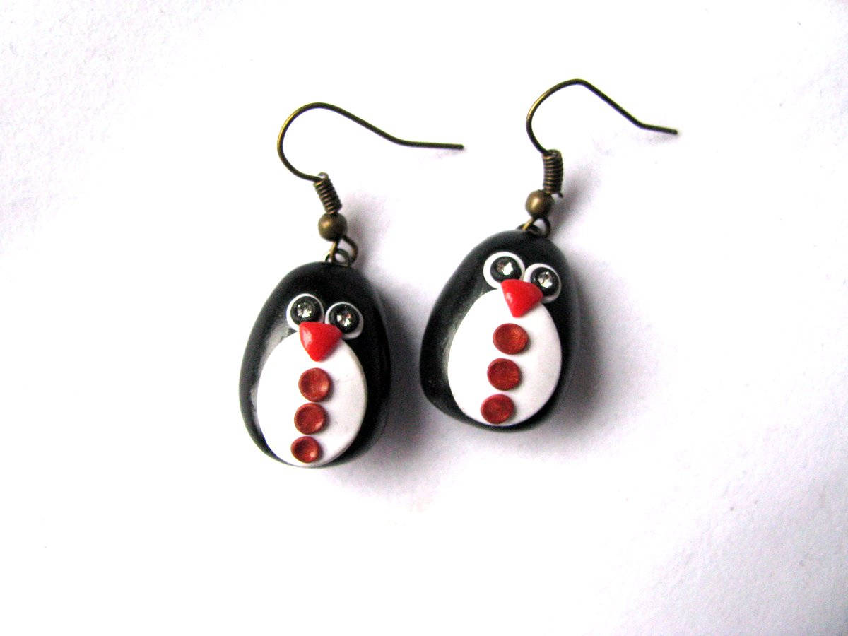 Pinguin Ohrringe Einfache Süße Kleine Tropfen Mini Baumeln Charme Geschenk Tierschmuck von TemptedByArtJewelry