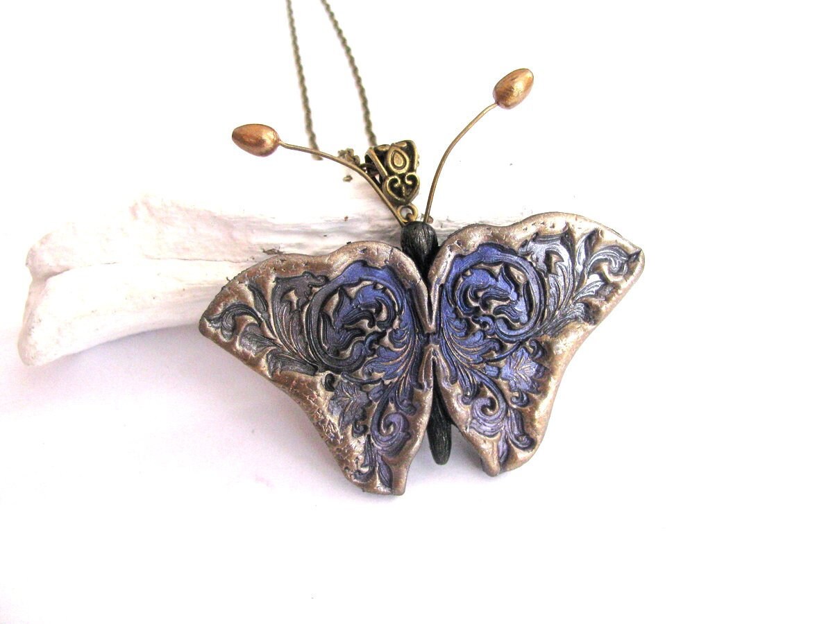 Schmetterling Halskette, Blau Gold Schmuck, Statement Halskette Steampunk Tier Schmuck Geschenk Wildlife Liebhaber von TemptedByArtJewelry