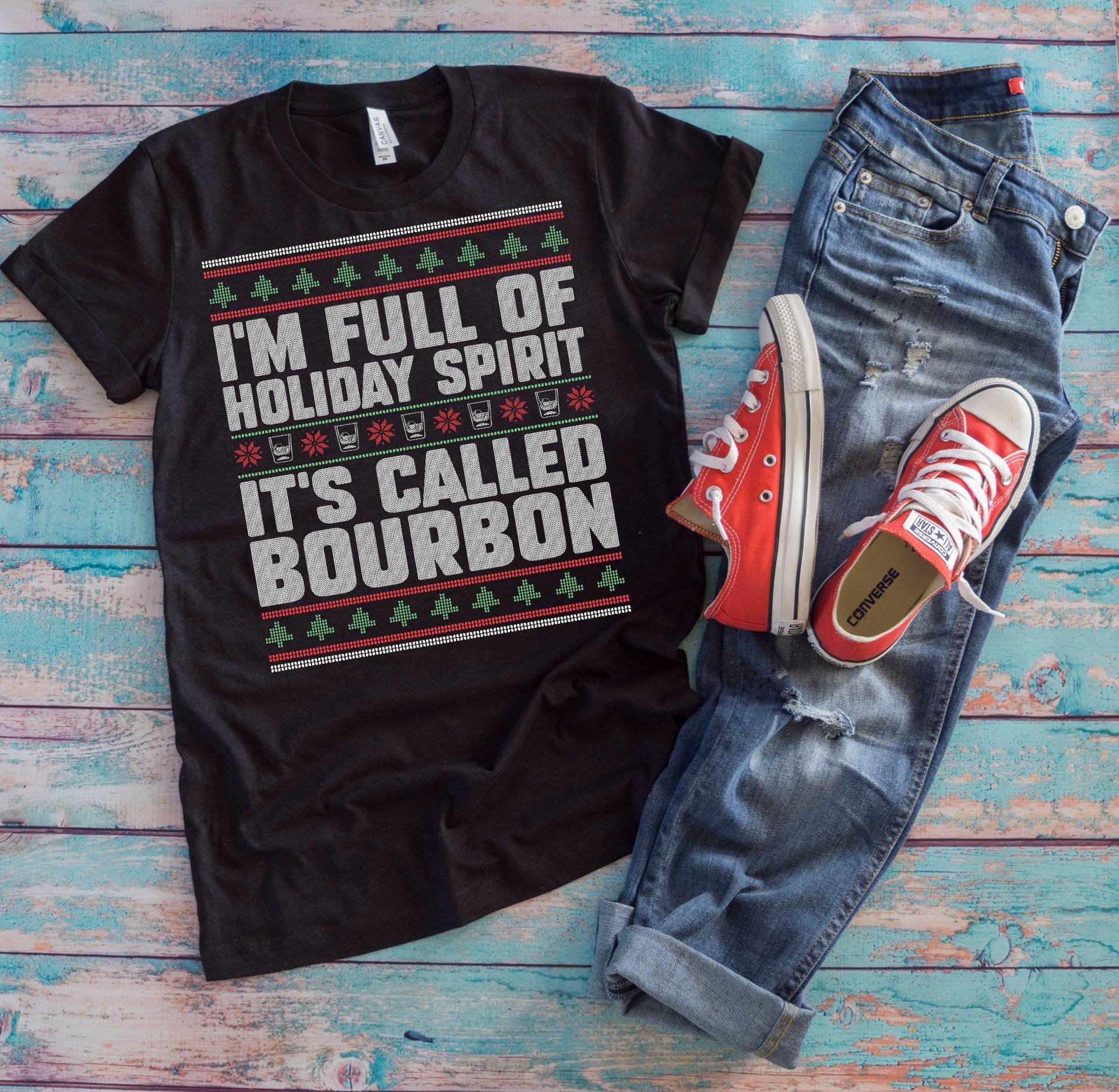 Weihnachtsshirt | I'm Full Of Christmas Spirit Es Heißt Bourbon Lustiges Weihnachtsgeschenk von TempusVitae