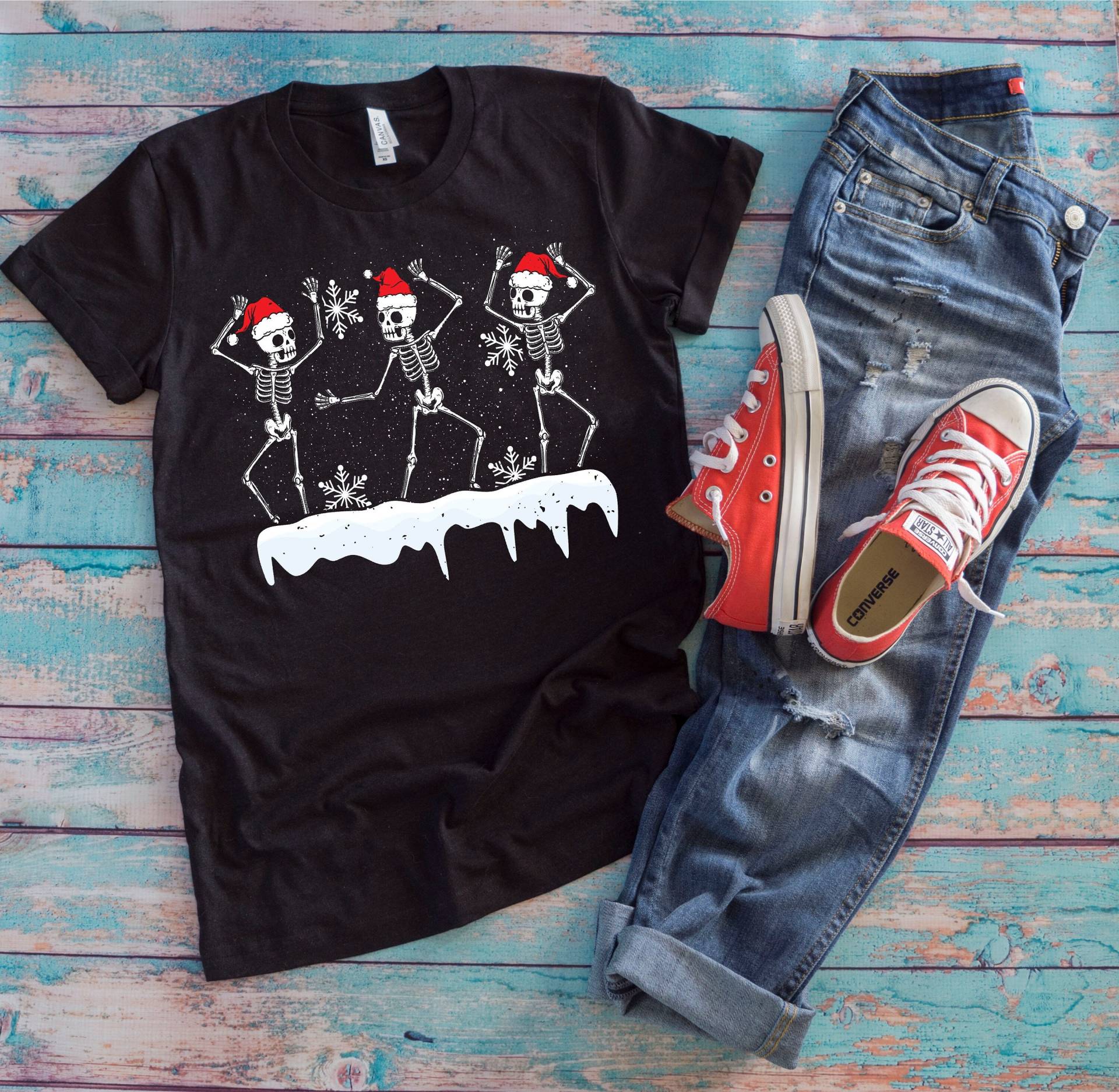 Weihnachtsskeletten Shirt | Lustige Nikolausmütze Tanzende Skelett Crew Geschenk von TempusVitae