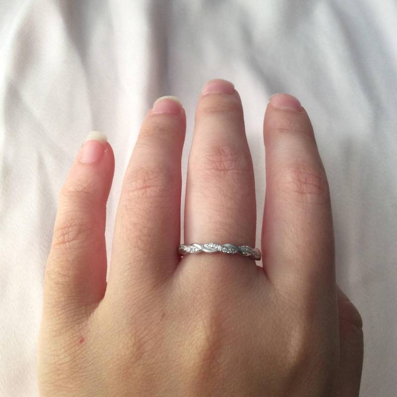 Twist Ring ~ Silber Bandring Damenring Geschenke Für Sie - Geschenkbox von TenFingersToWear