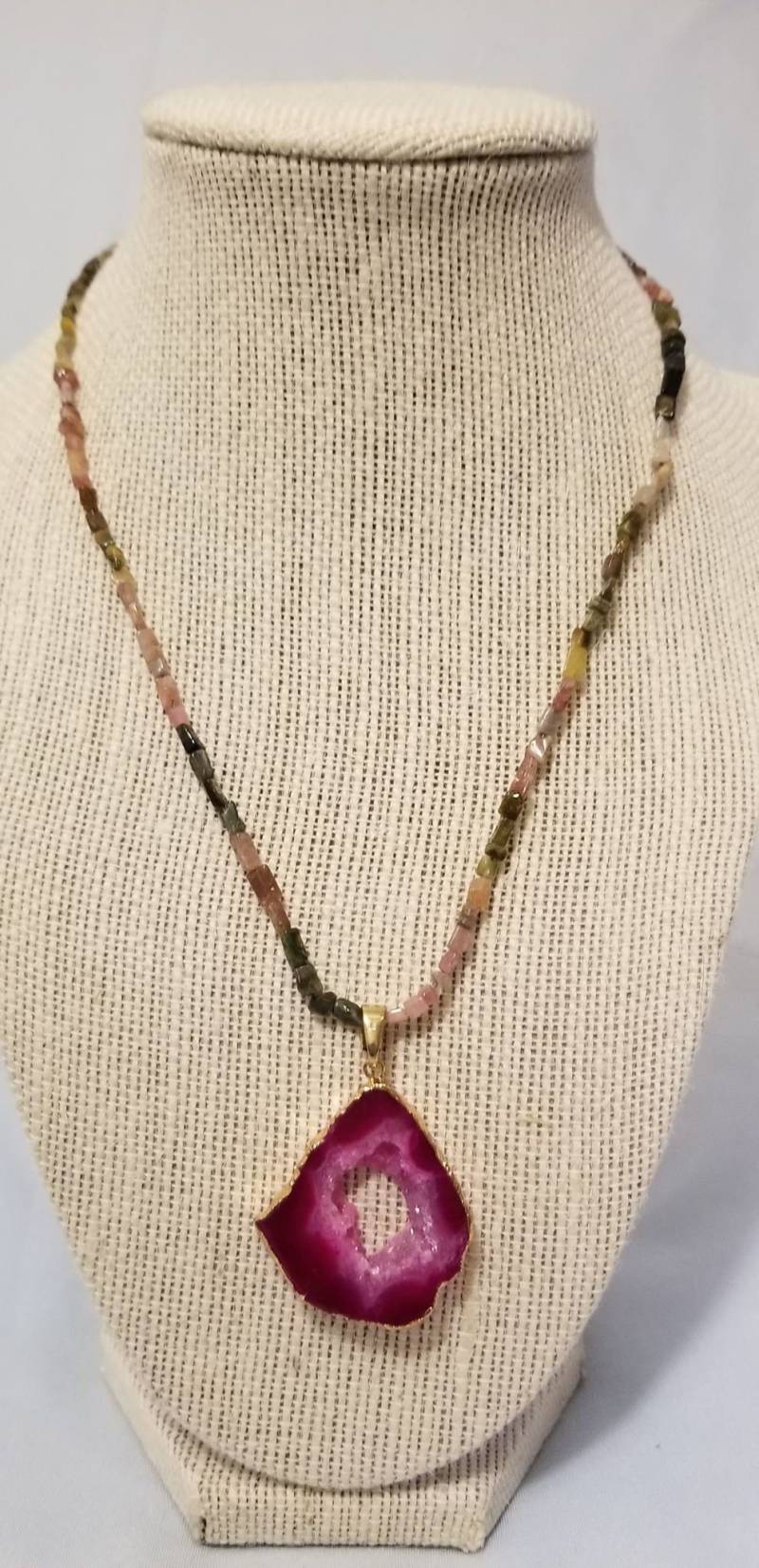 Hübsche in Rosa Steinen Hübsche in Rosa Steinen von TenPennyBeads