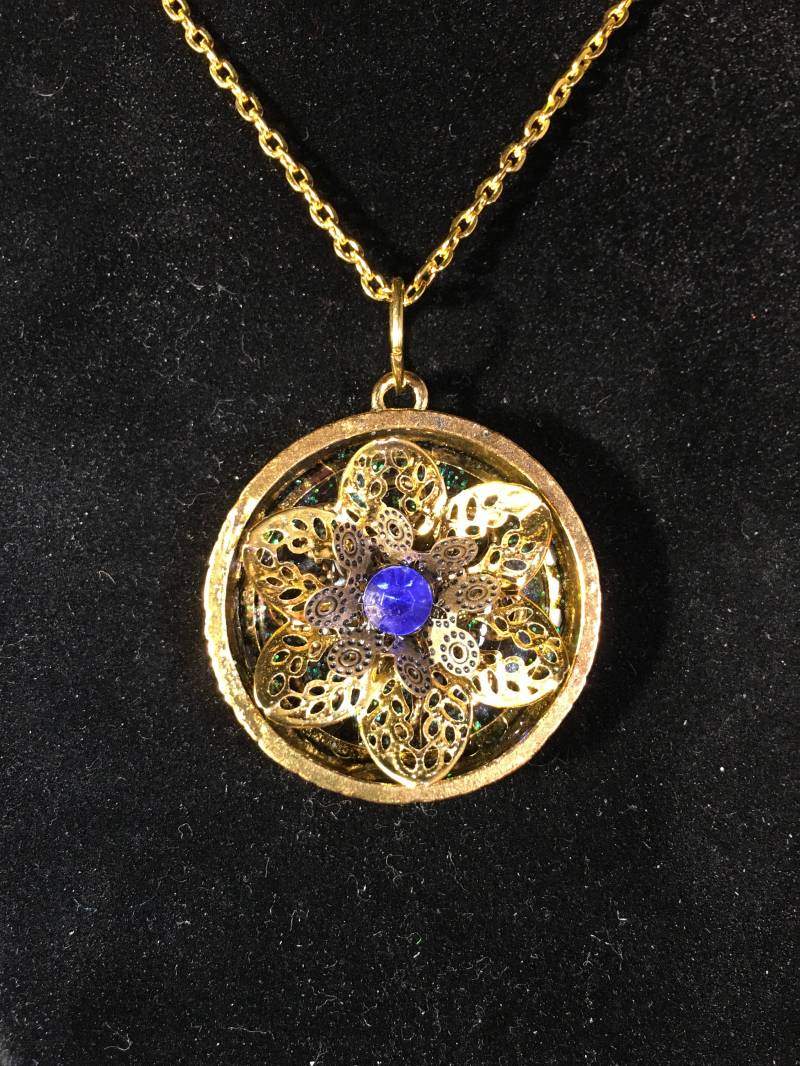 Blume Aus Gold von TenaciousHopeGifts