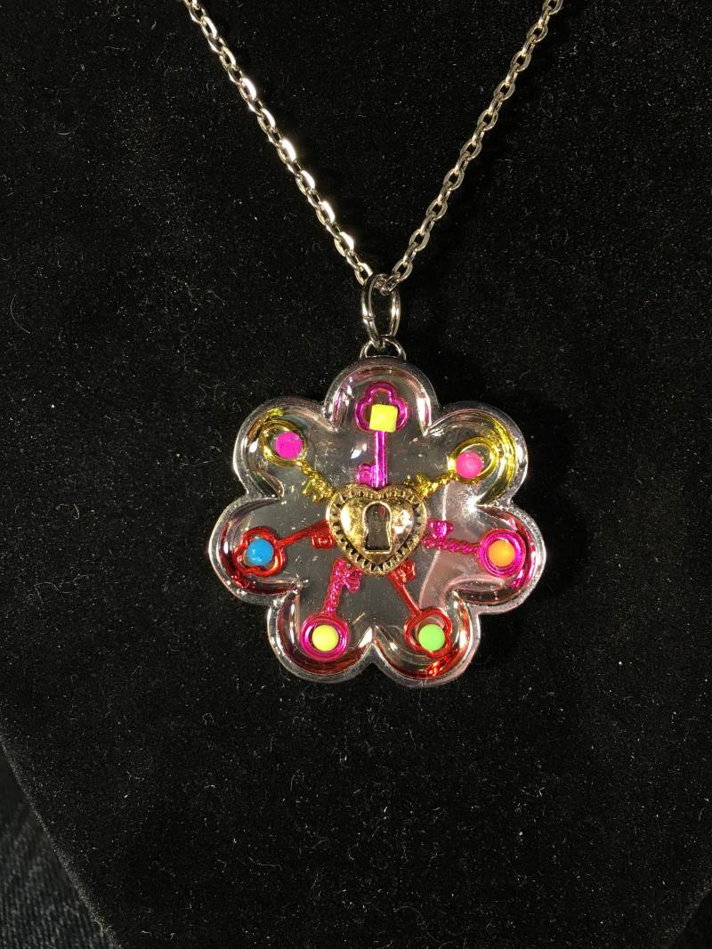 Deine Liebe Macht Mich Blüte Deine Liebe Macht Mich Blüte von TenaciousHopeGifts